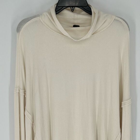 WE THE FREE Women’s Long Sleeve Cowl Neck Top M Cream Soft Knit Free People Boho - Picture 2 of 9